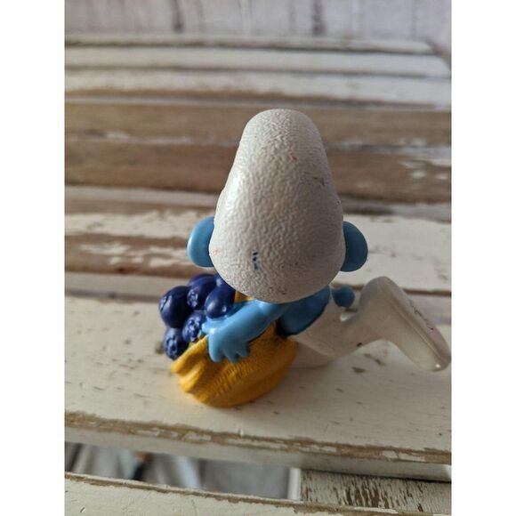 Peyo vintage Smurf greedy PVC 2011 McDonald's toy - Picture 4 of 7